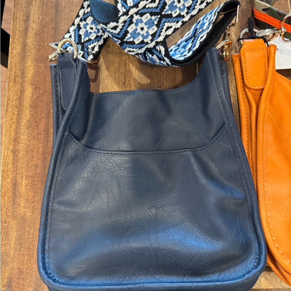 Classic Vegan Messenger Bags - Picture 2 of 6